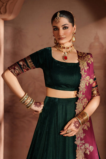 Iznik | Velvet 25 | IV-65 Embroidered Velvet
