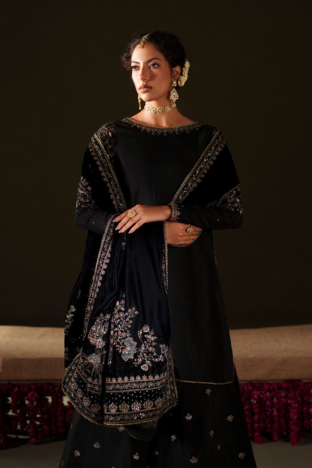 Iznik | Velvet 25 | IV-72 Embroidered Velvet