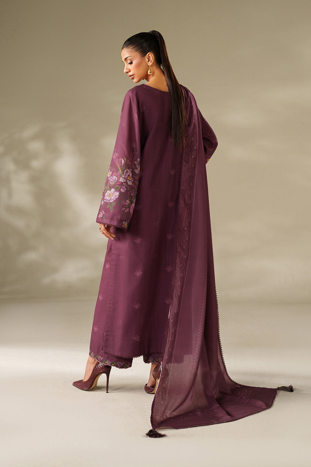 Iznik | Winter Chapter 25 | UE-566 Printed Khaddar