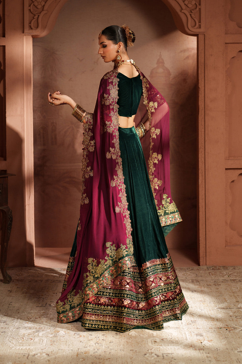 Iznik | Velvet 25 | IV-65 Embroidered Velvet