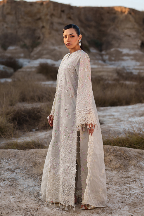 Emaan adeel | Sunlit Groove Luxury Lawn 26 | MEHVES