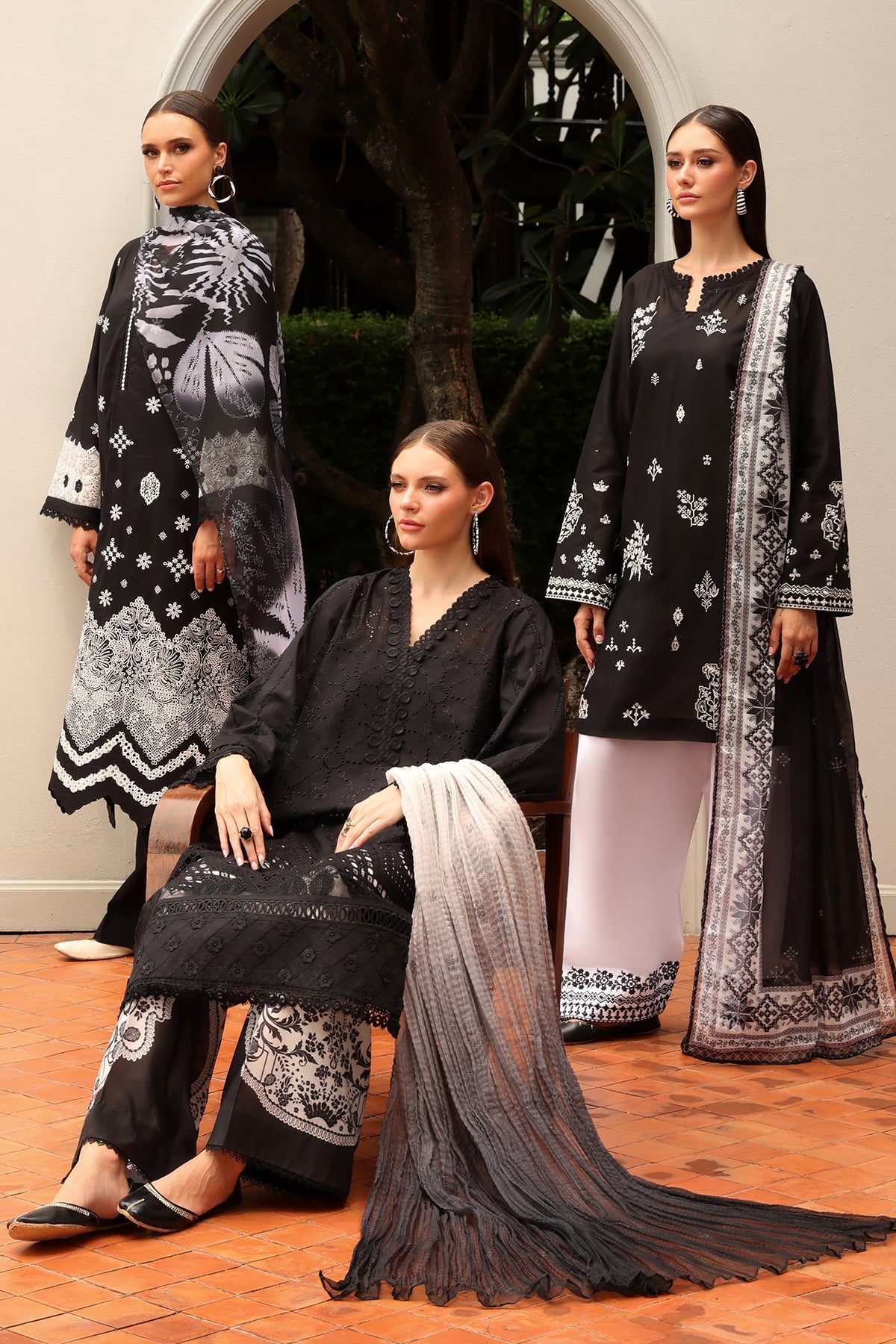 Baroque | Embroidered Lawn | SF-4194