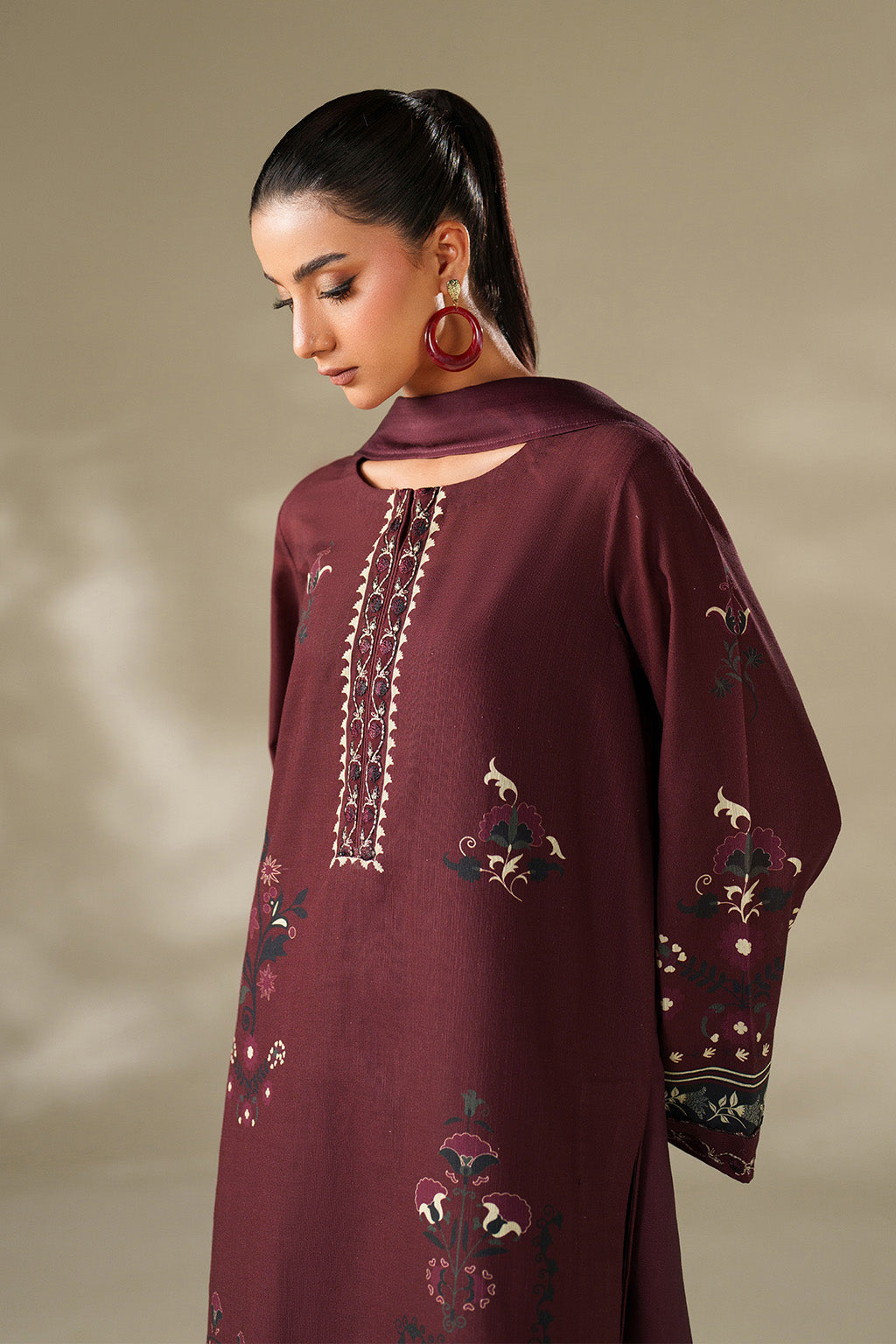 Iznik | Winter Chapter 25 | UE-570 Printed Khaddar