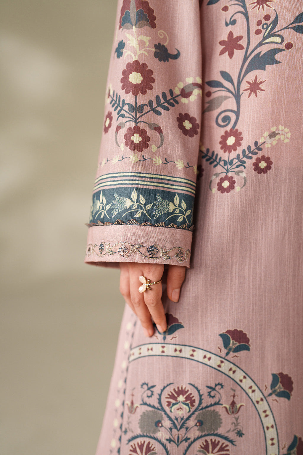 Iznik | Winter Chapter 25 | UE-569 Printed Khaddar