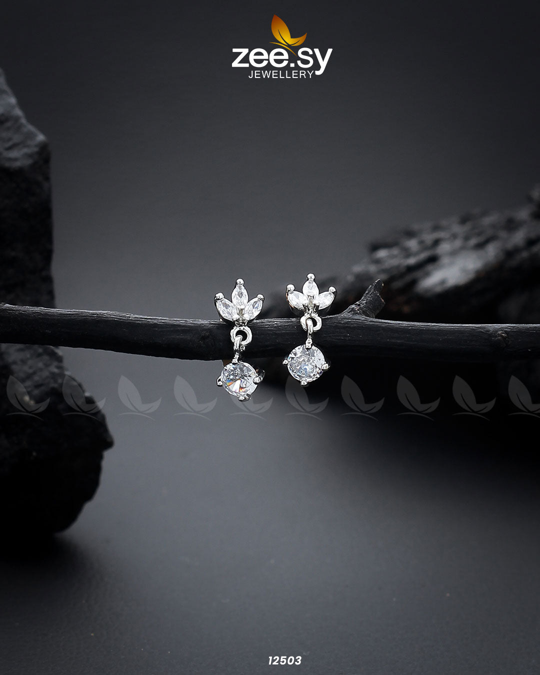 Tiny Leaf Earrings - Libasekhas