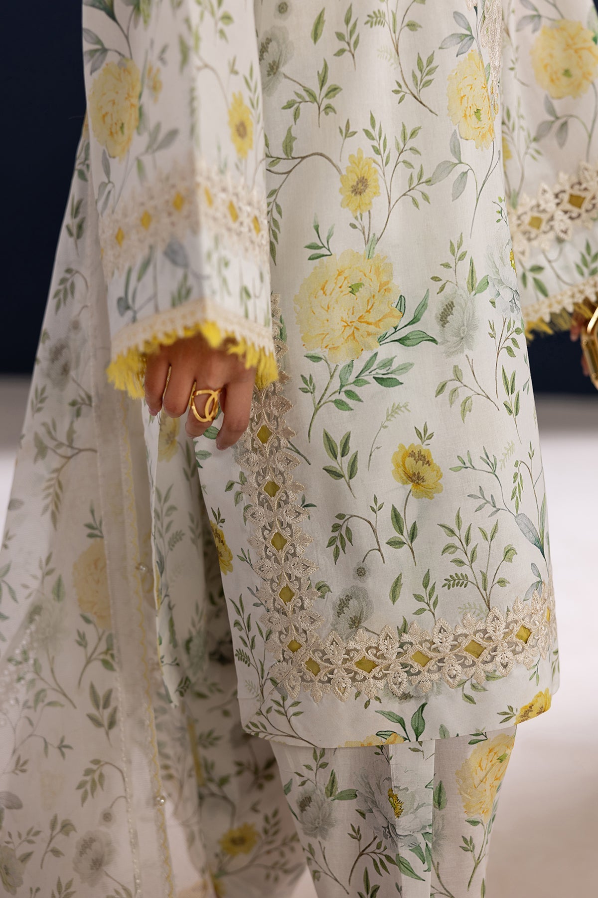 Baroque | Embroidered Lawn | SF-4460