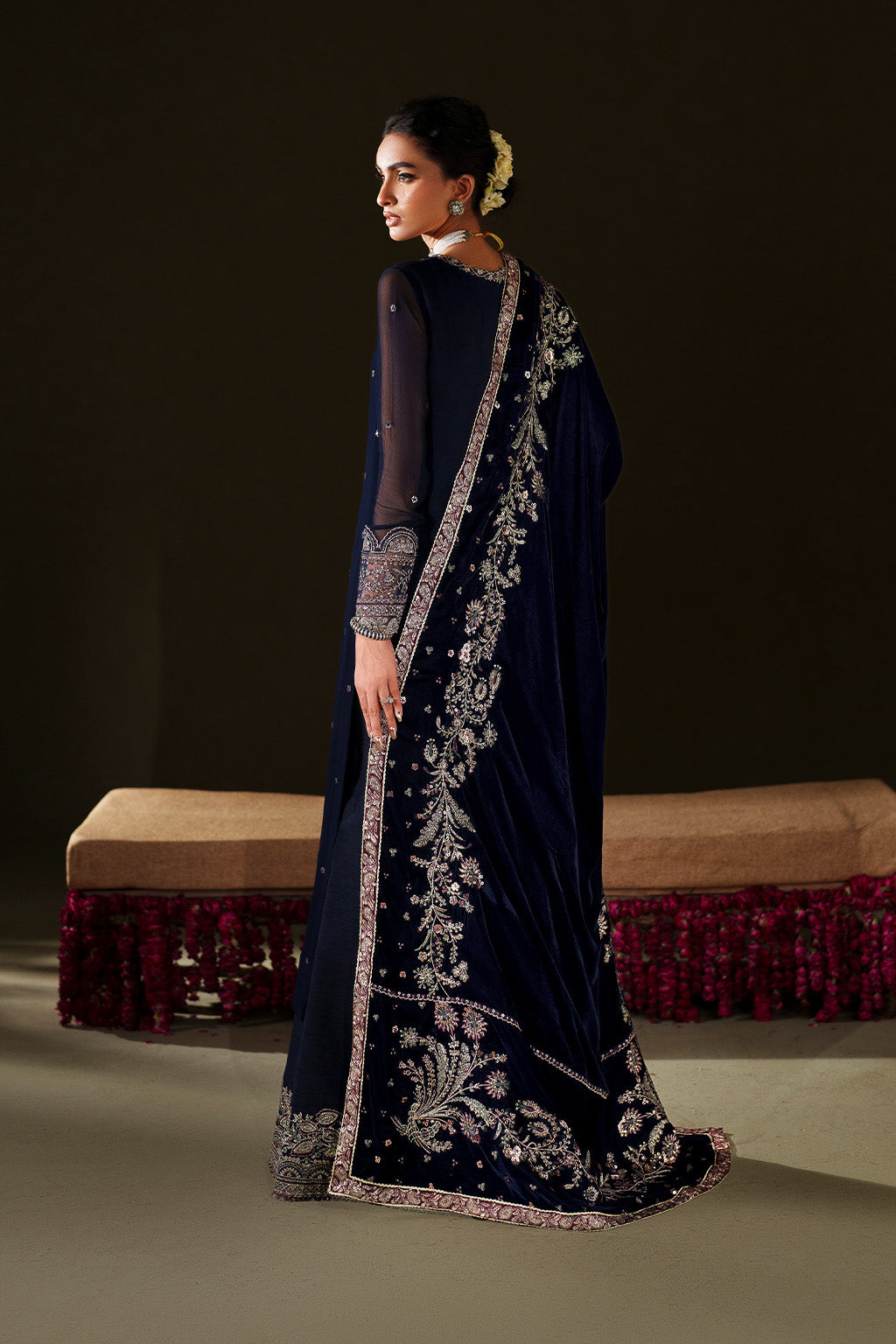 Iznik | Velvet 25 | IV-76 Embroidered Velvet