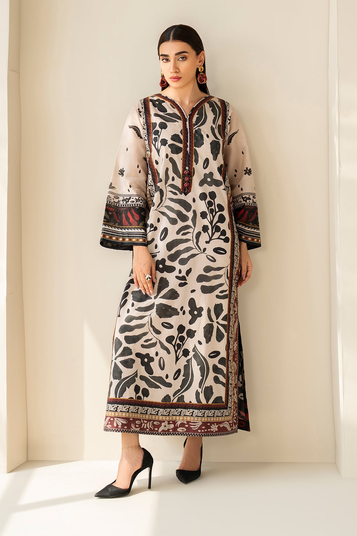 Baroque | Embroidered Lawn | SF-4199