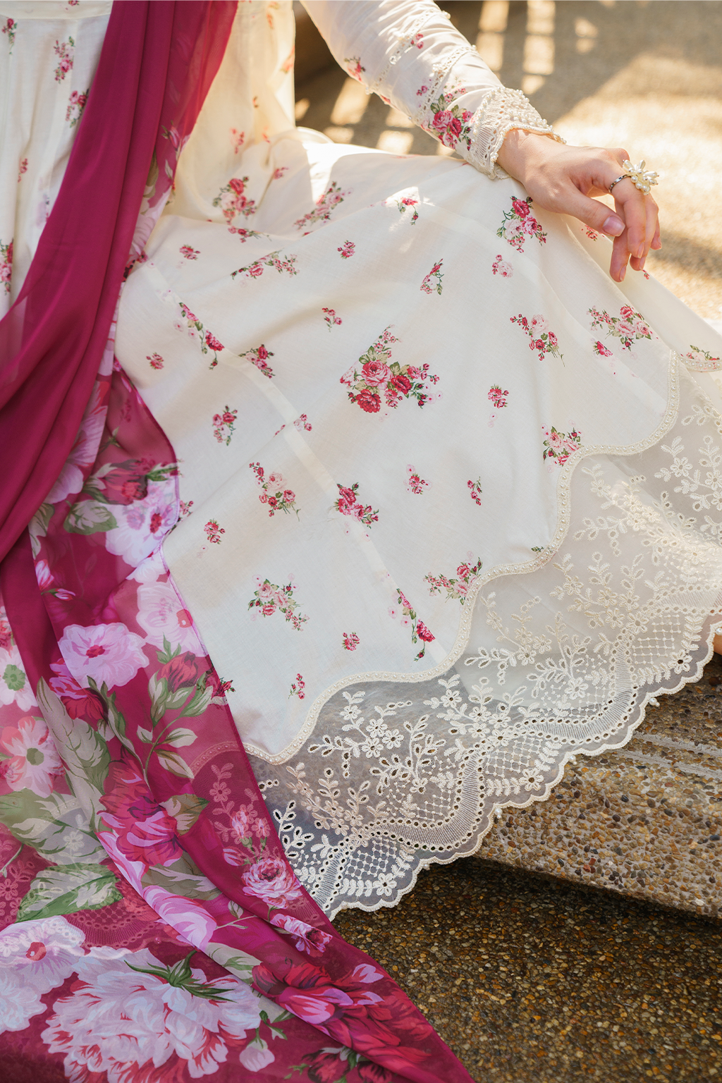 Iznik | Exclusive Lawn | UE-231 PRINTED LAWN