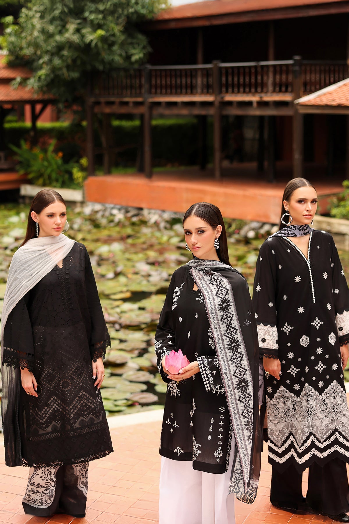 Baroque | Embroidered Lawn | SF-4194