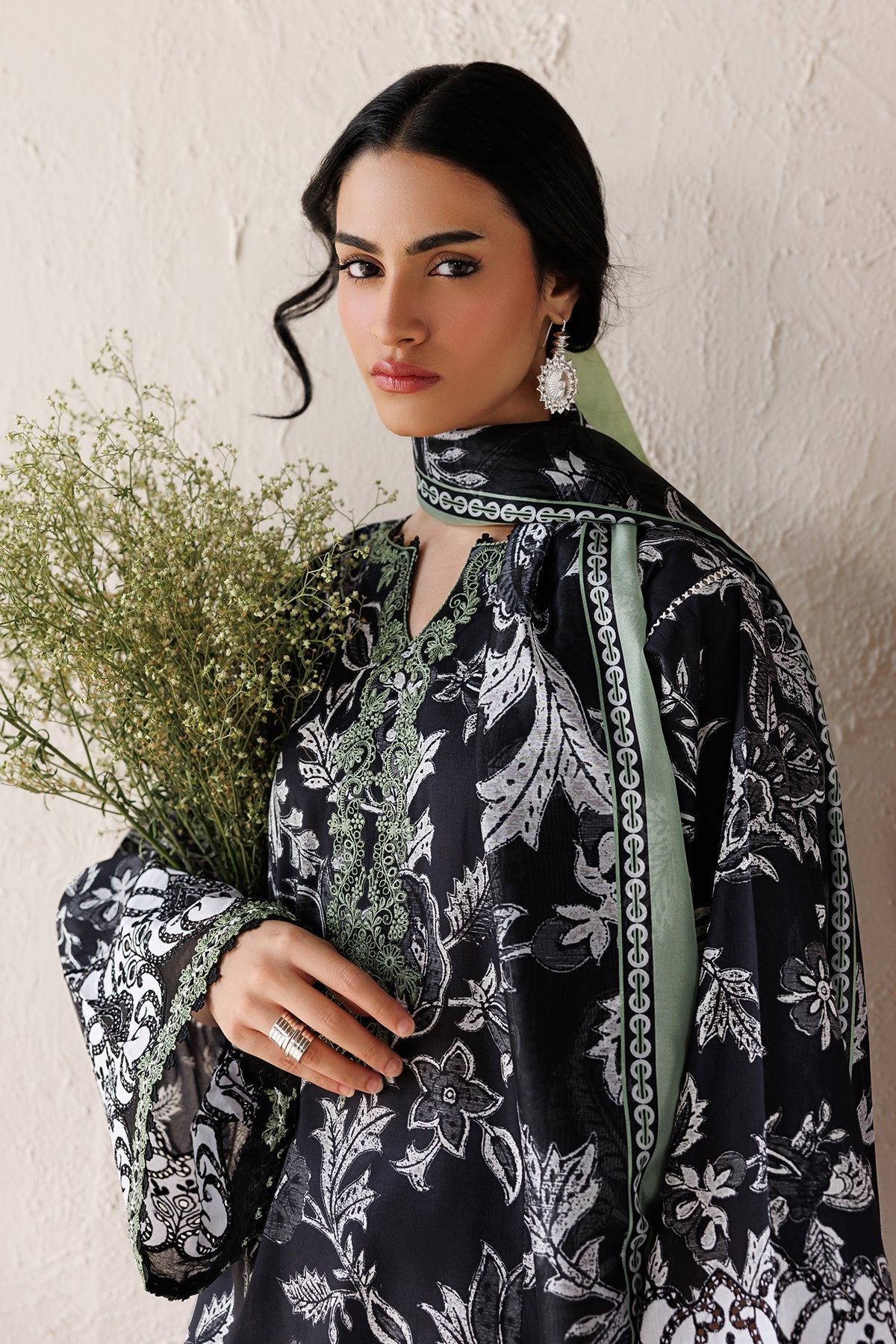 Baroque | Embroidered Lawn | SF-4515