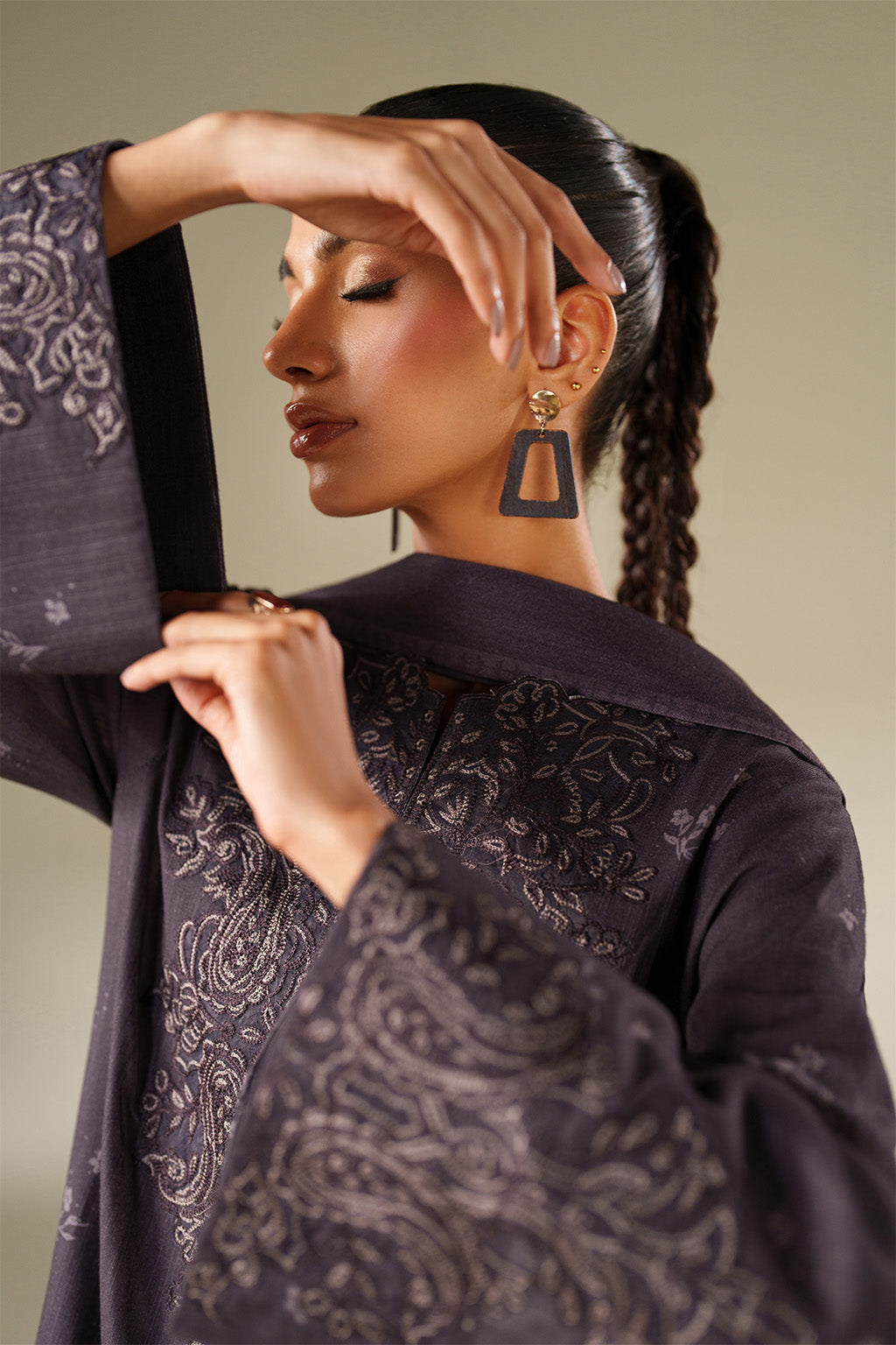 Iznik | Winter Chapter 25 | UE-558 Printed Khaddar