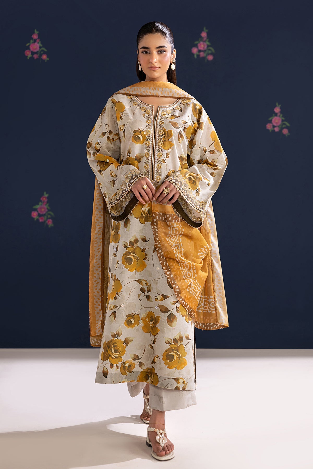 Baroque | Embroidered Lawn | SF-4462