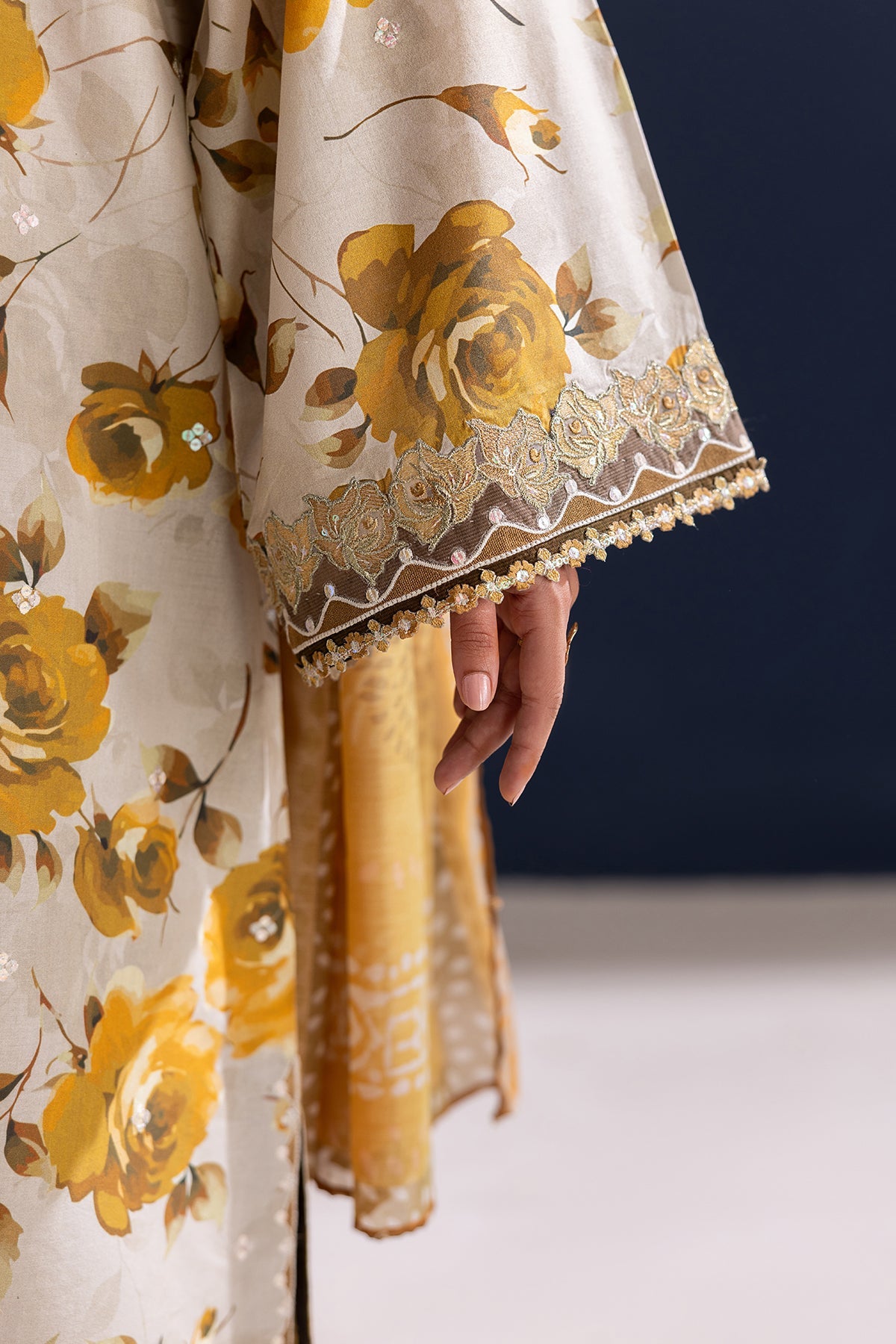 Baroque | Embroidered Lawn | SF-4462