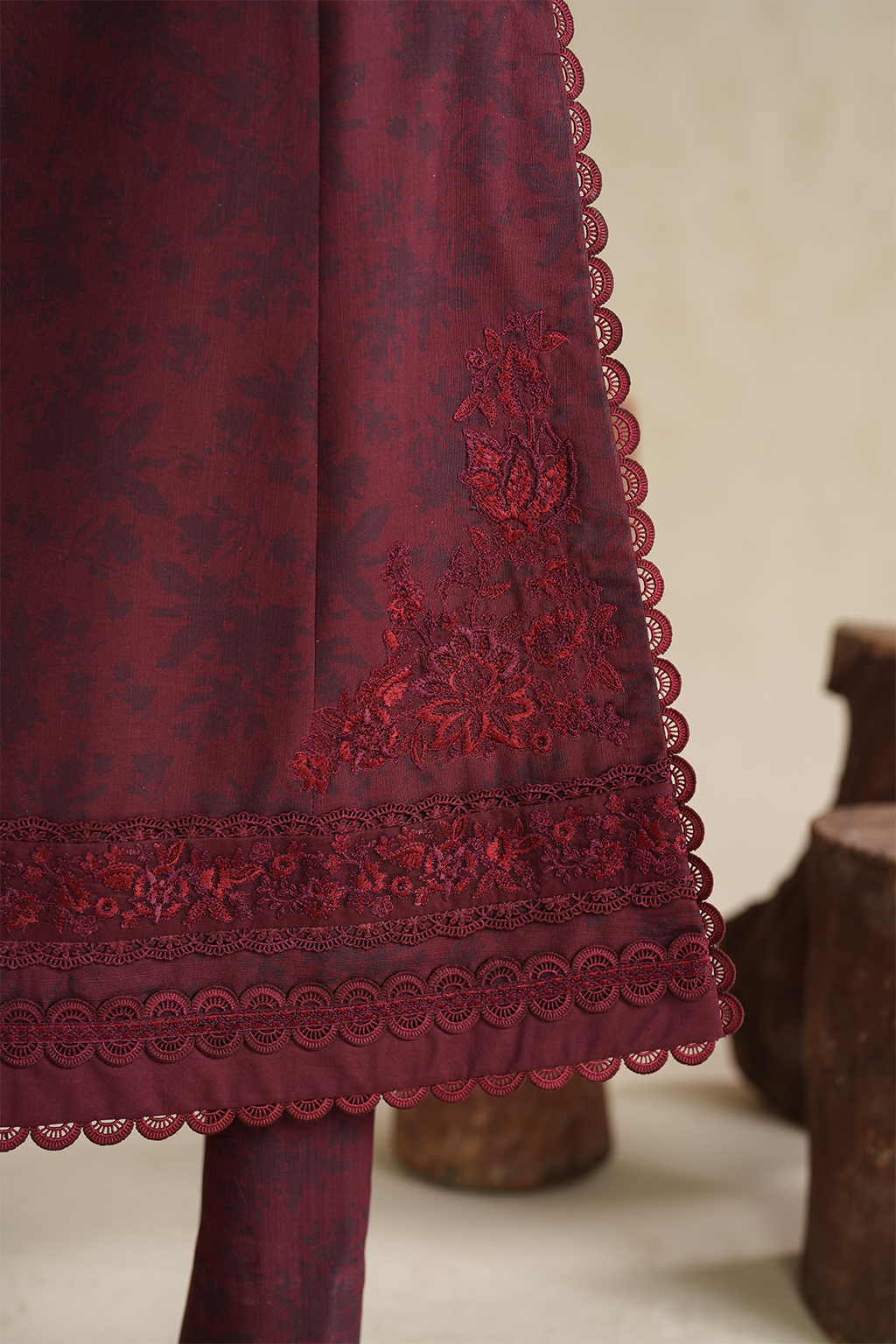 Iznik | Winter Chapter 25 | UE-590 Printed Khaddar