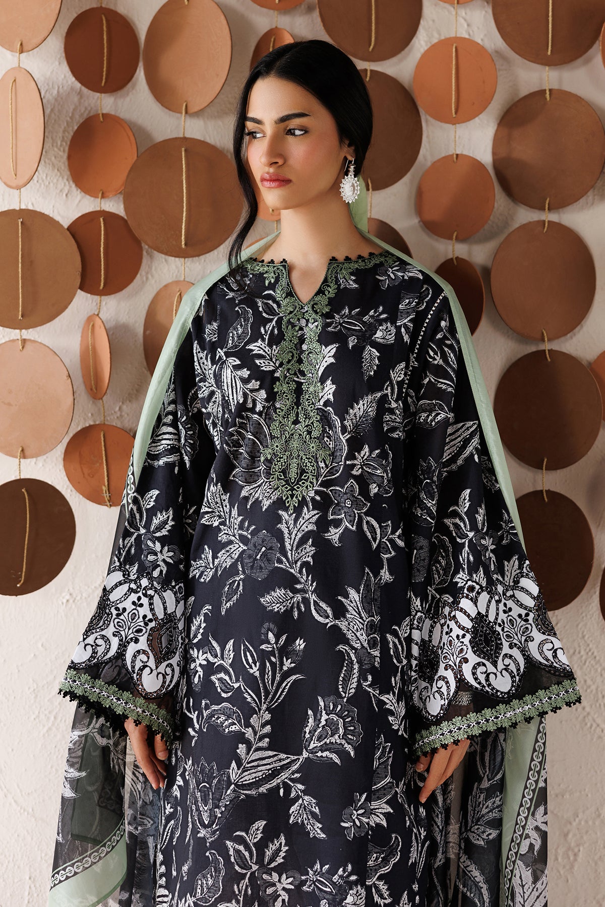 Baroque | Embroidered Lawn | SF-4515