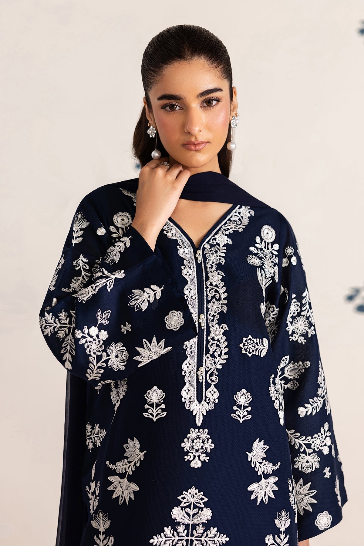 Baroque | Embroidered Lawn | SF-4464