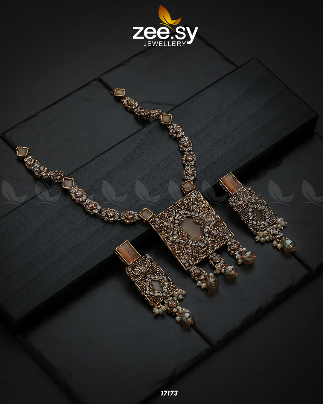 Captivating Crystals Necklace - Libasekhas