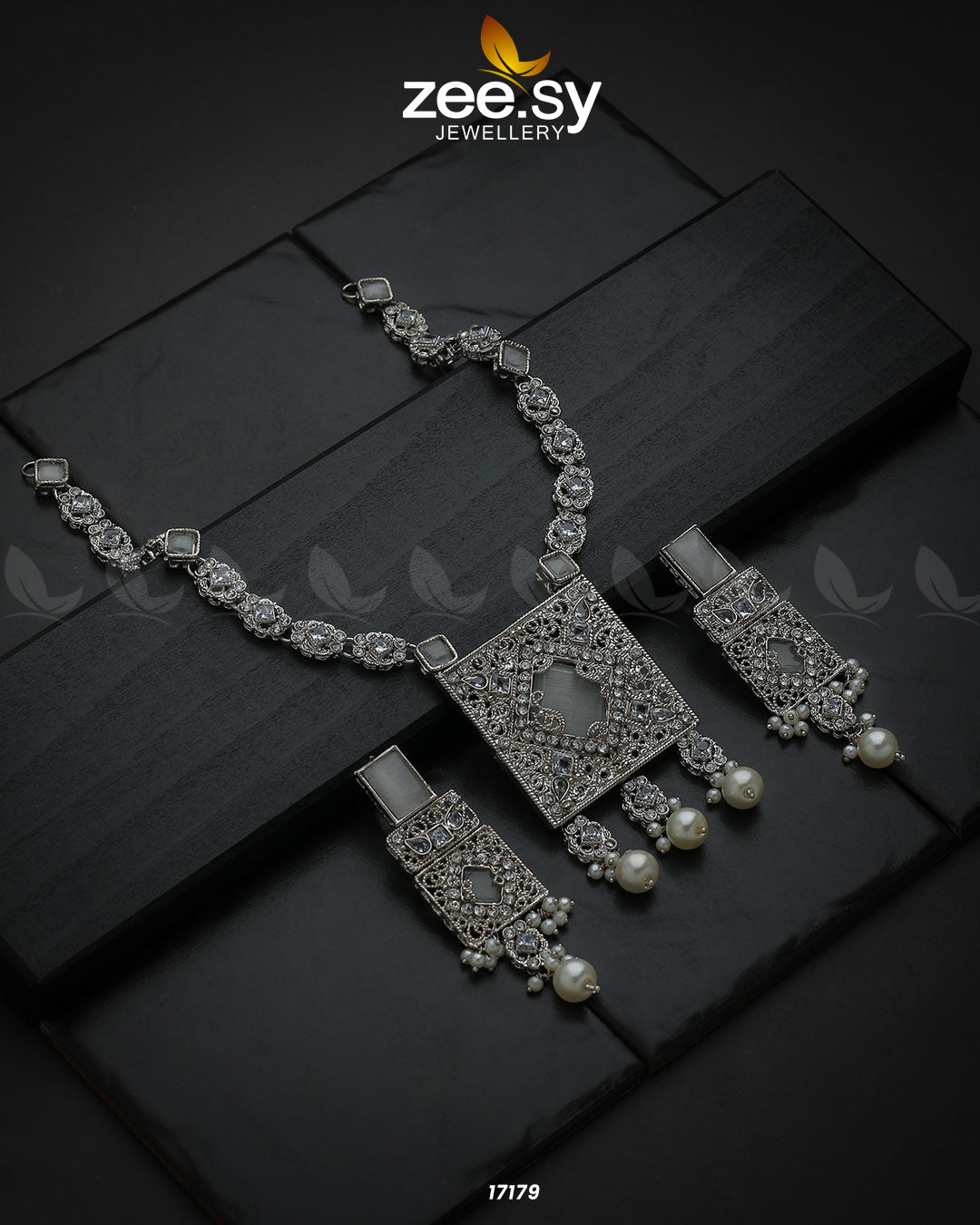 Captivating Crystals Necklace - Libasekhas