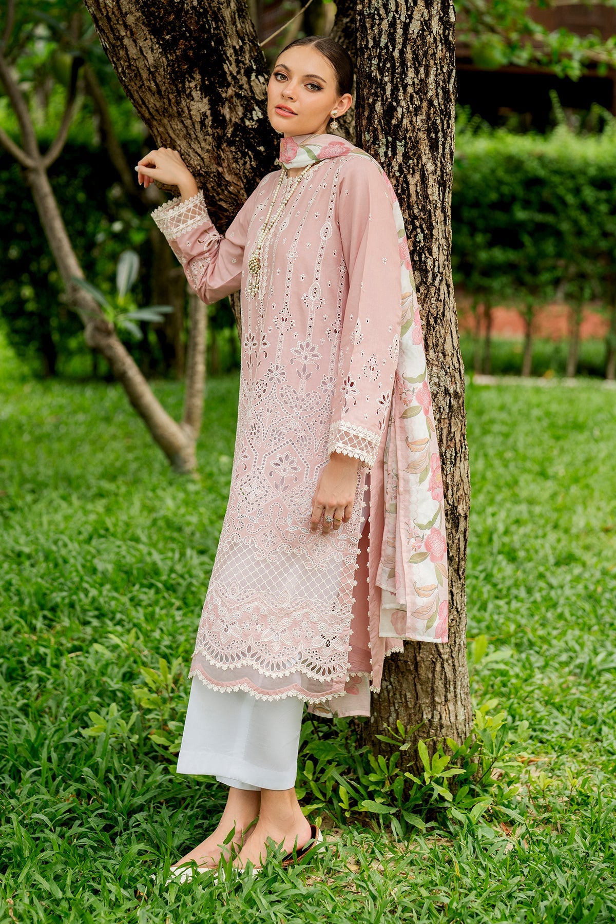 Baroque | Embroidered Lawn | SF-4264