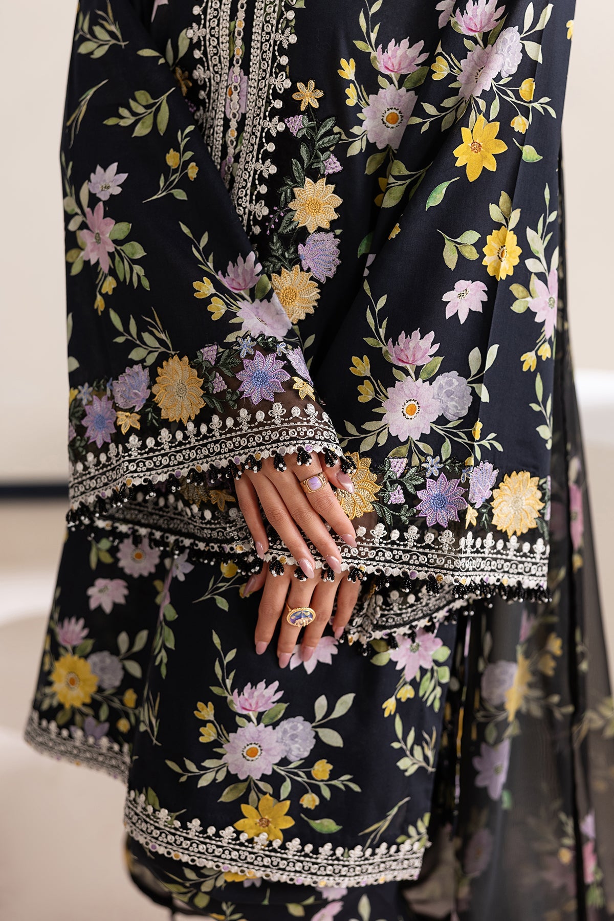 Baroque | Embroidered Lawn | SF-4465
