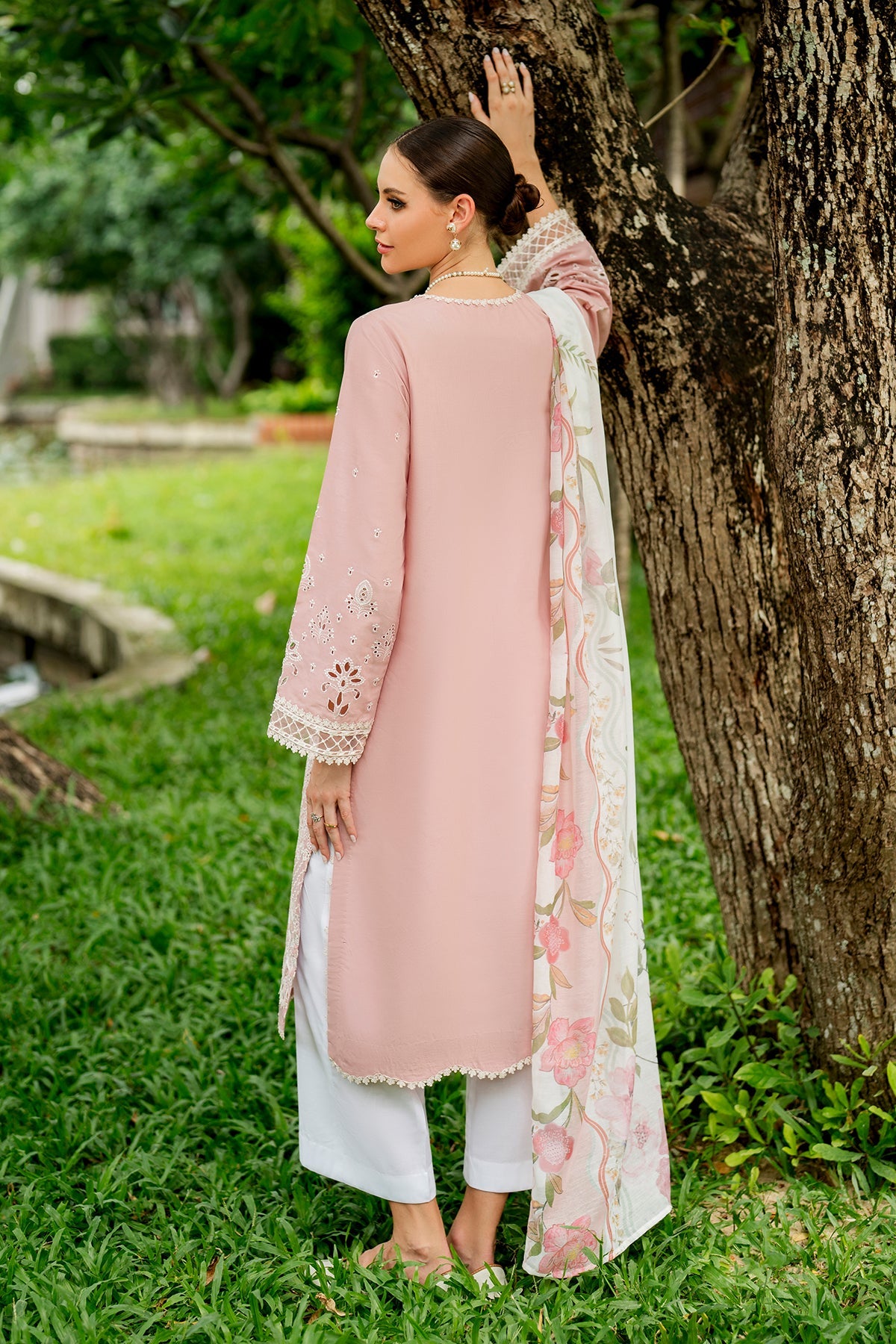 Baroque | Embroidered Lawn | SF-4264