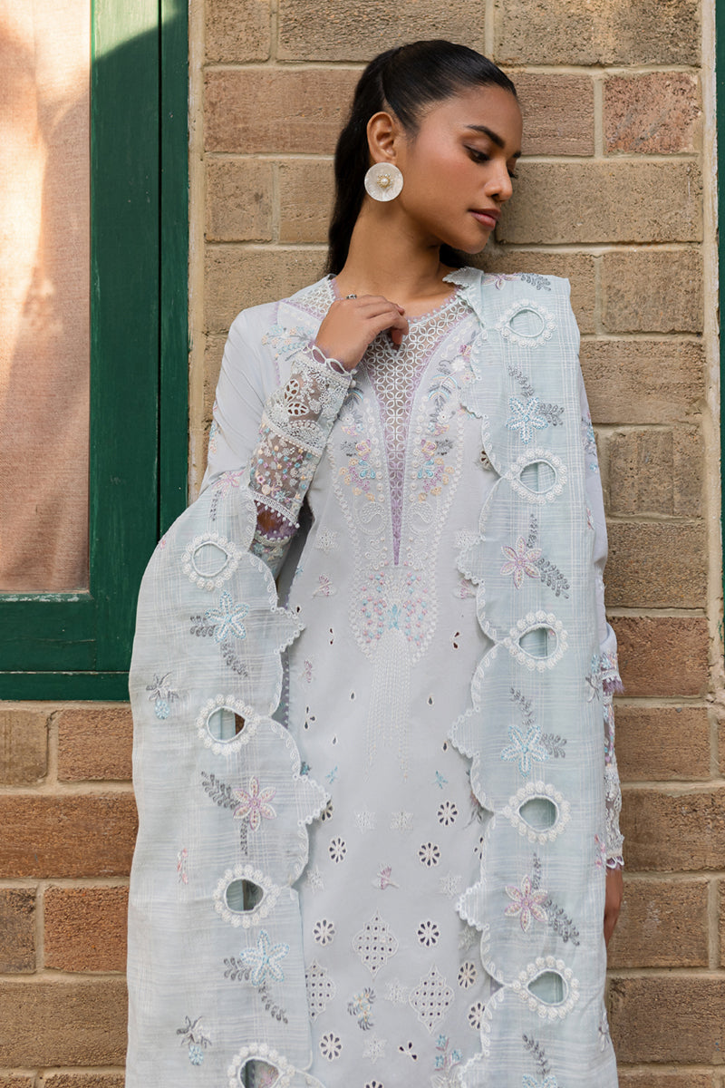 Qalamkar | Q Line Lawn 25 | QM-16 Lune