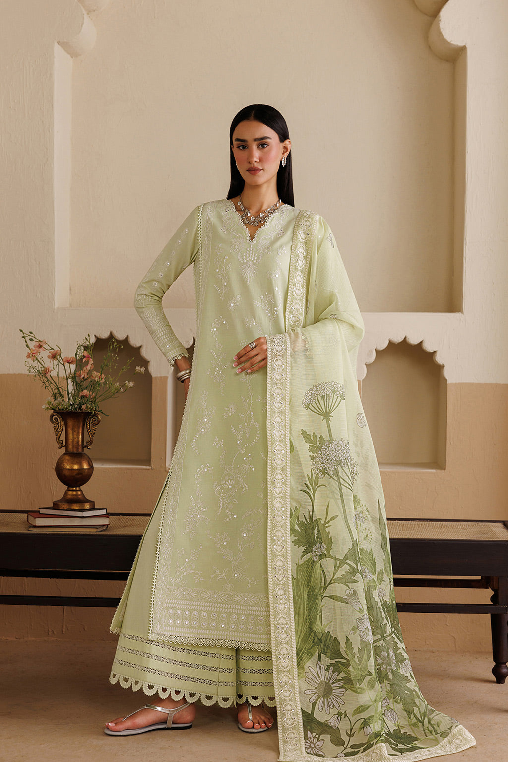 Emaan Adeel | Viva Pret | TENORA - P0124