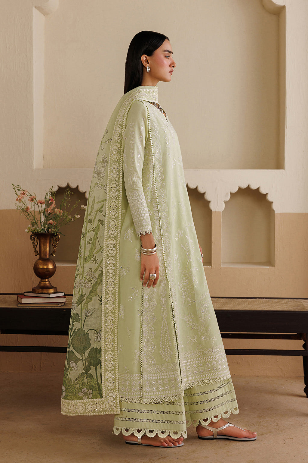 Emaan Adeel | Viva Pret | TENORA - P0124