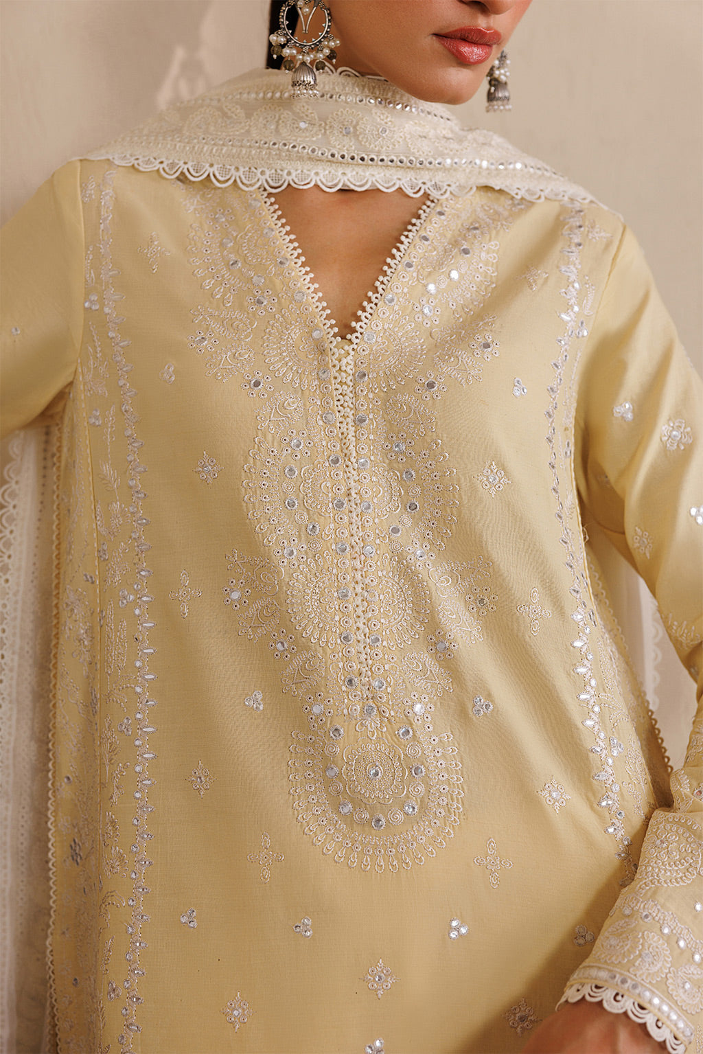 Emaan Adeel | Viva Pret | NOSTALIGA - P0125