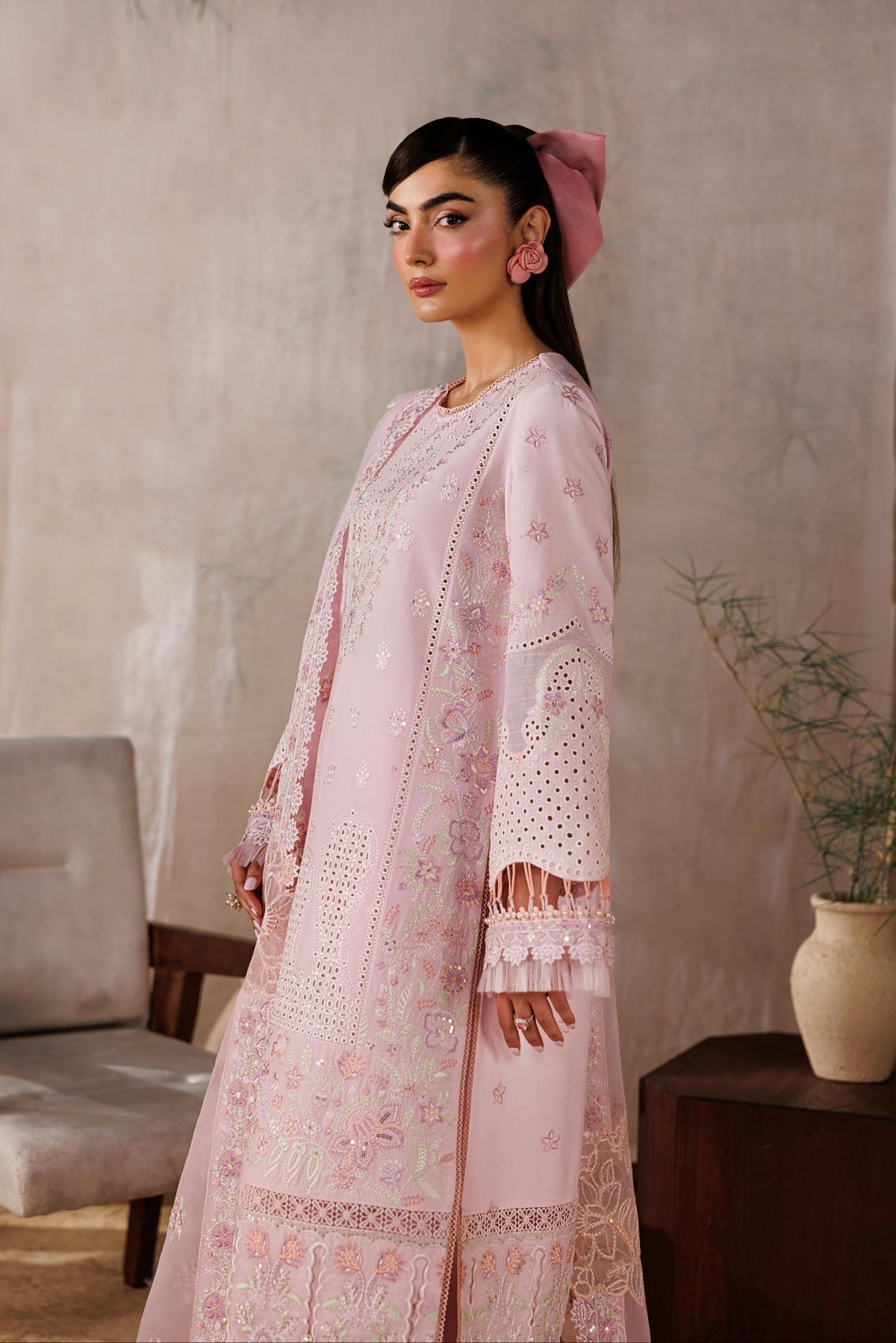 Akbar Aslam | Elea Lawn 26 | Porcelain