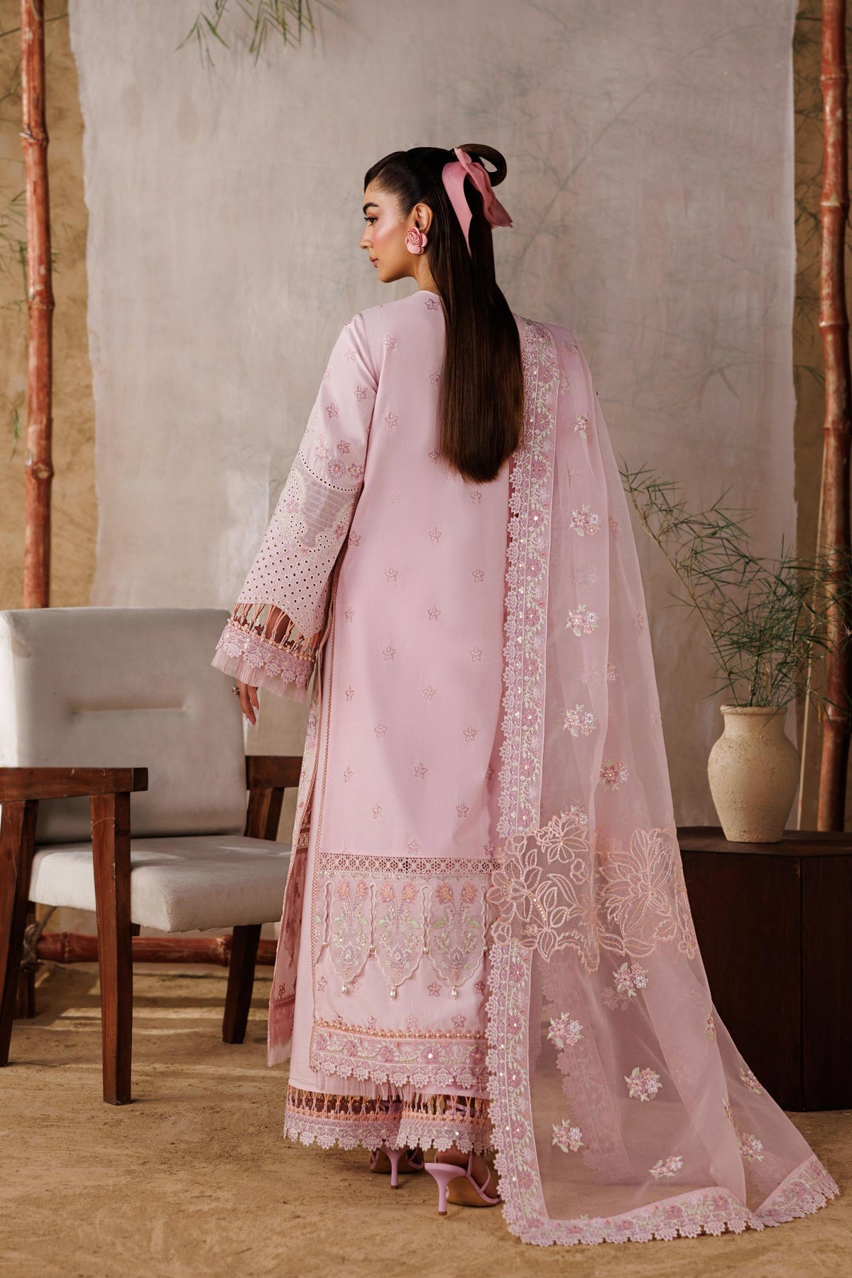 Akbar Aslam | Elea Lawn 26 | Porcelain