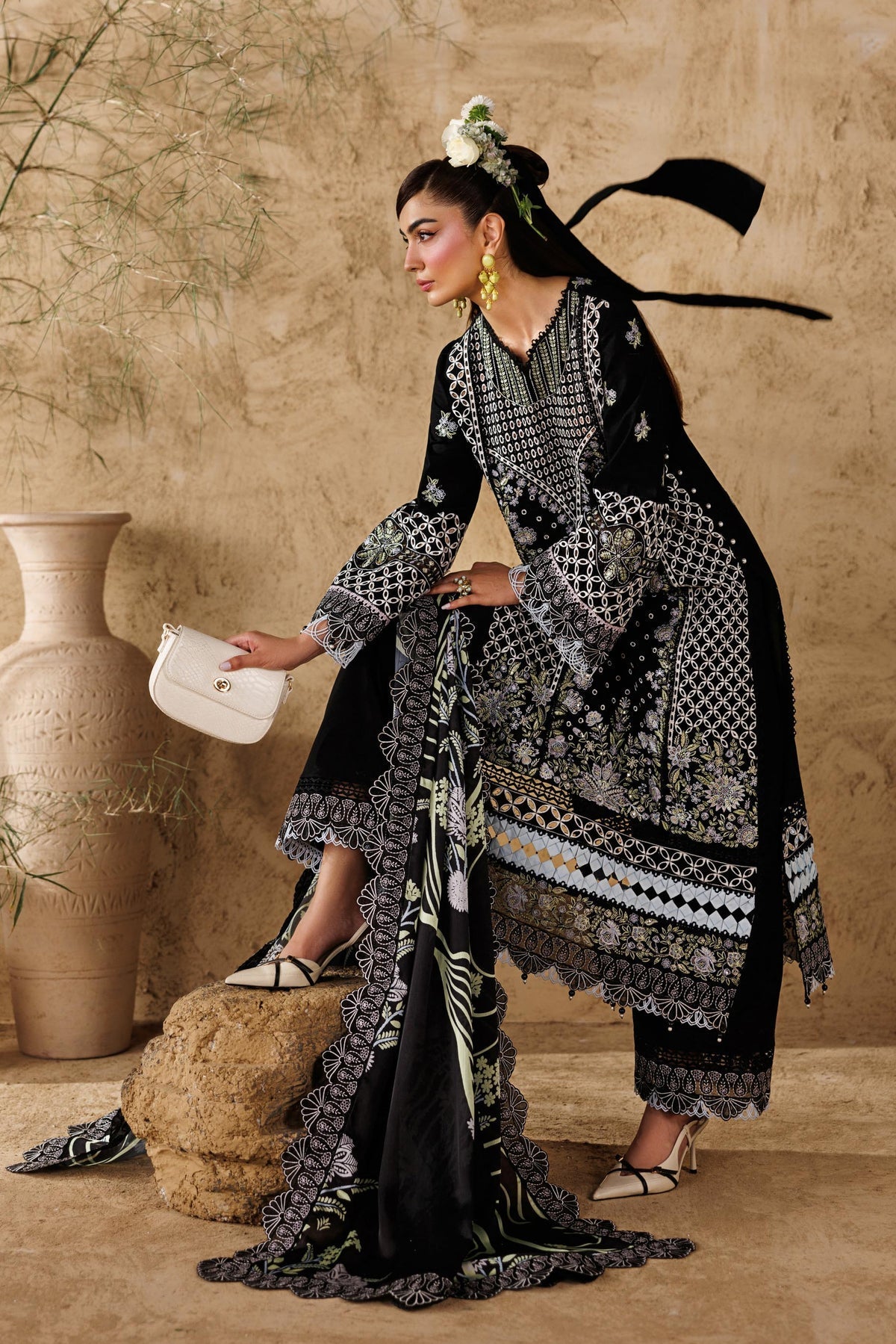 Akbar Aslam | Elea Lawn 26 | Alesse