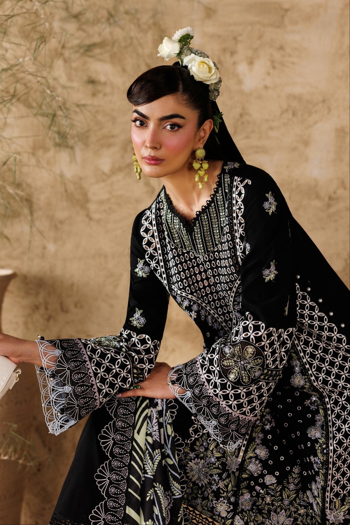 Akbar Aslam | Elea Lawn 26 | Alesse