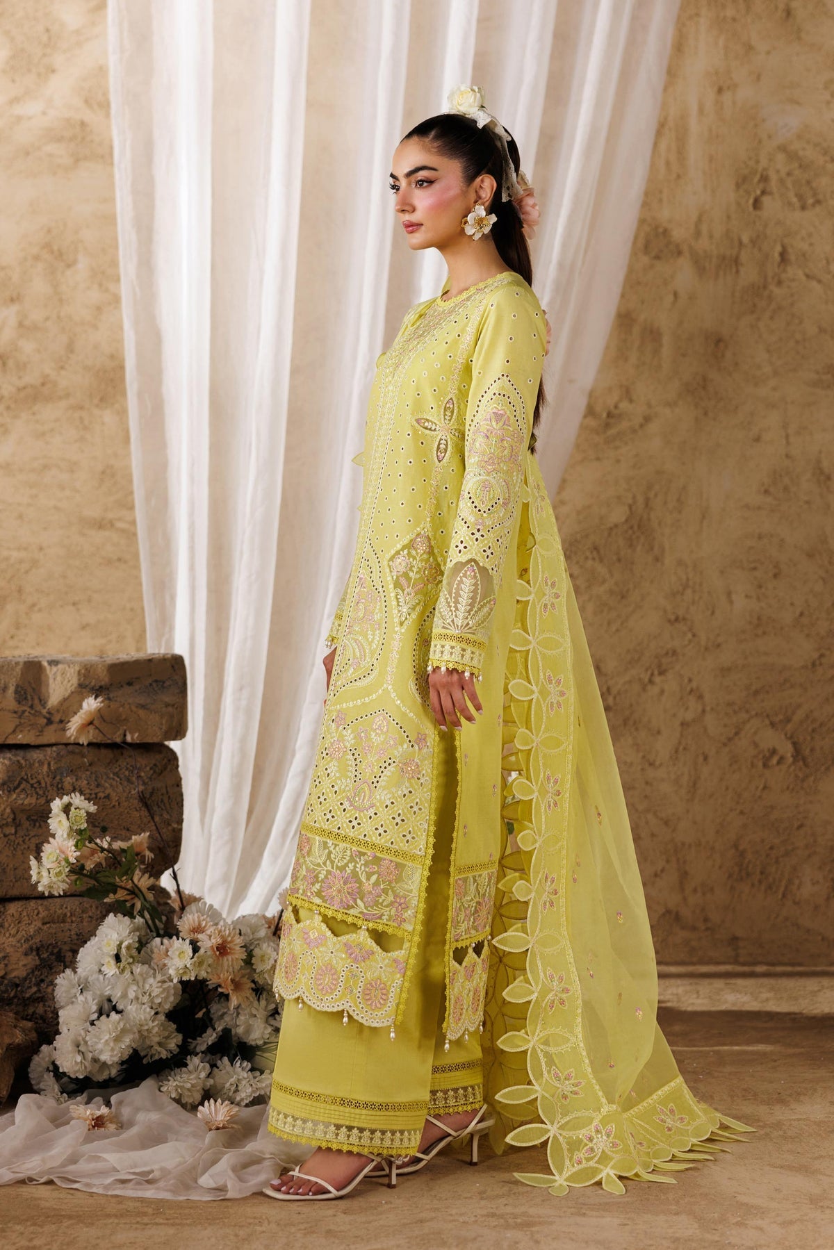 Akbar Aslam | Elea Lawn 26 | Felene
