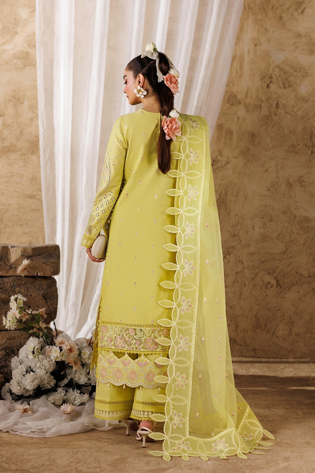 Akbar Aslam | Elea Lawn 26 | Felene
