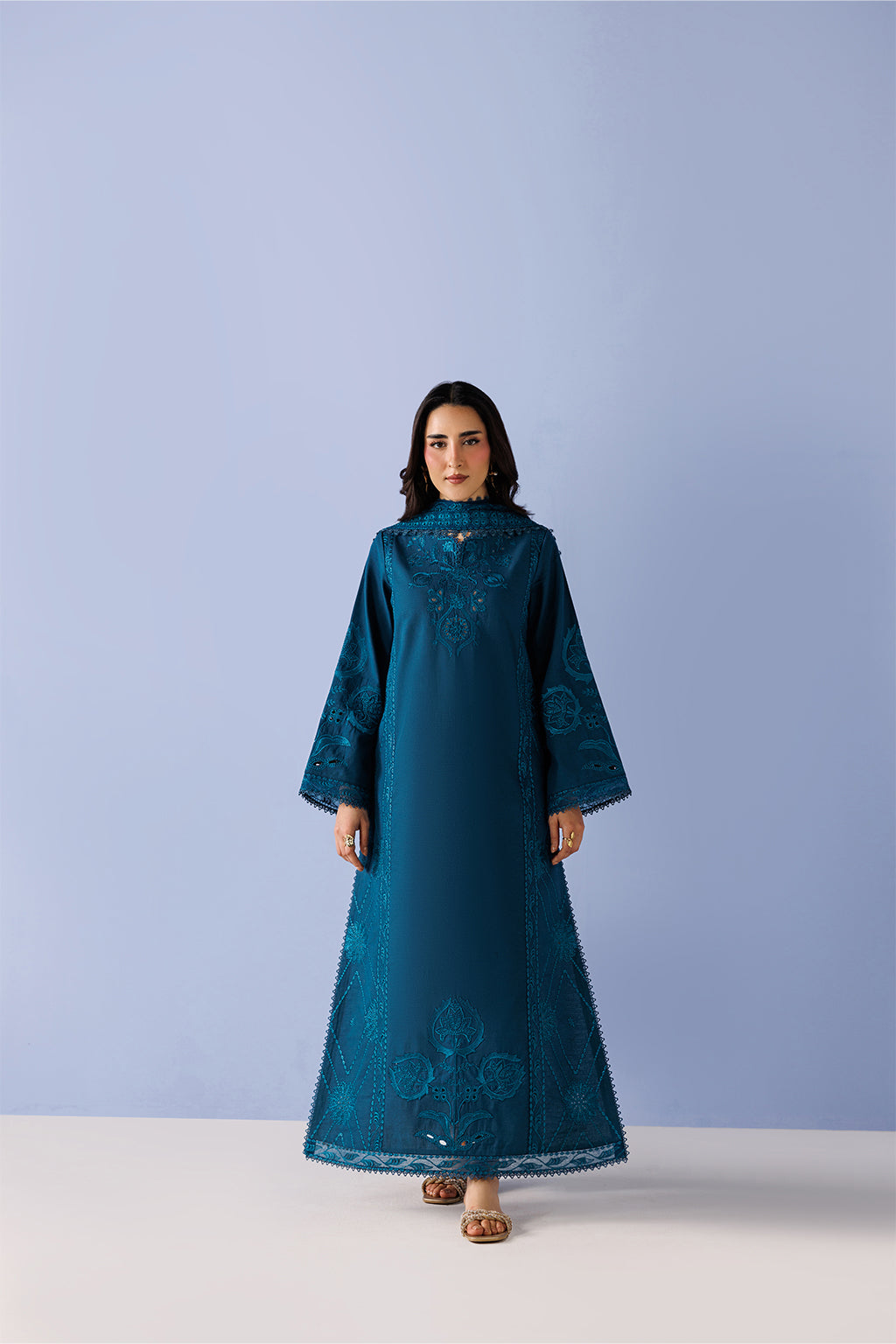 Emaan Adeel | Elevated Essentials '26 | AVENOIR - P0132