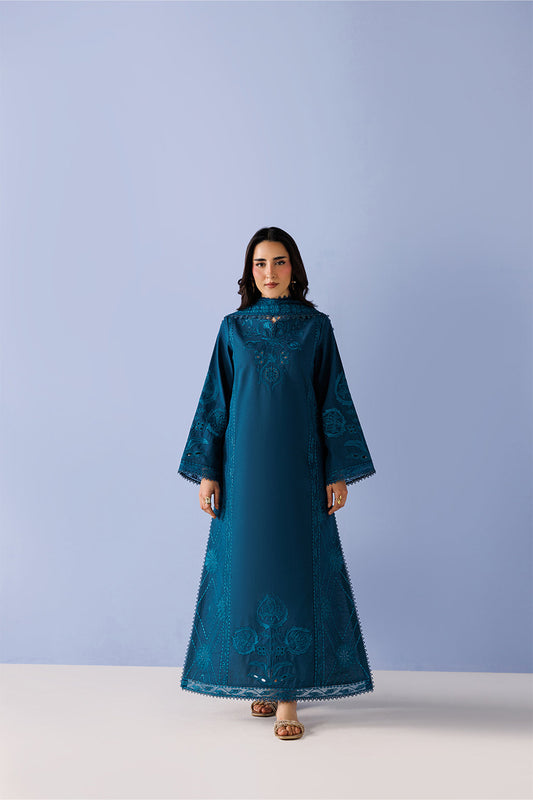 Emaan Adeel | Elevated Essentials '26 | AVENOIR - P0132