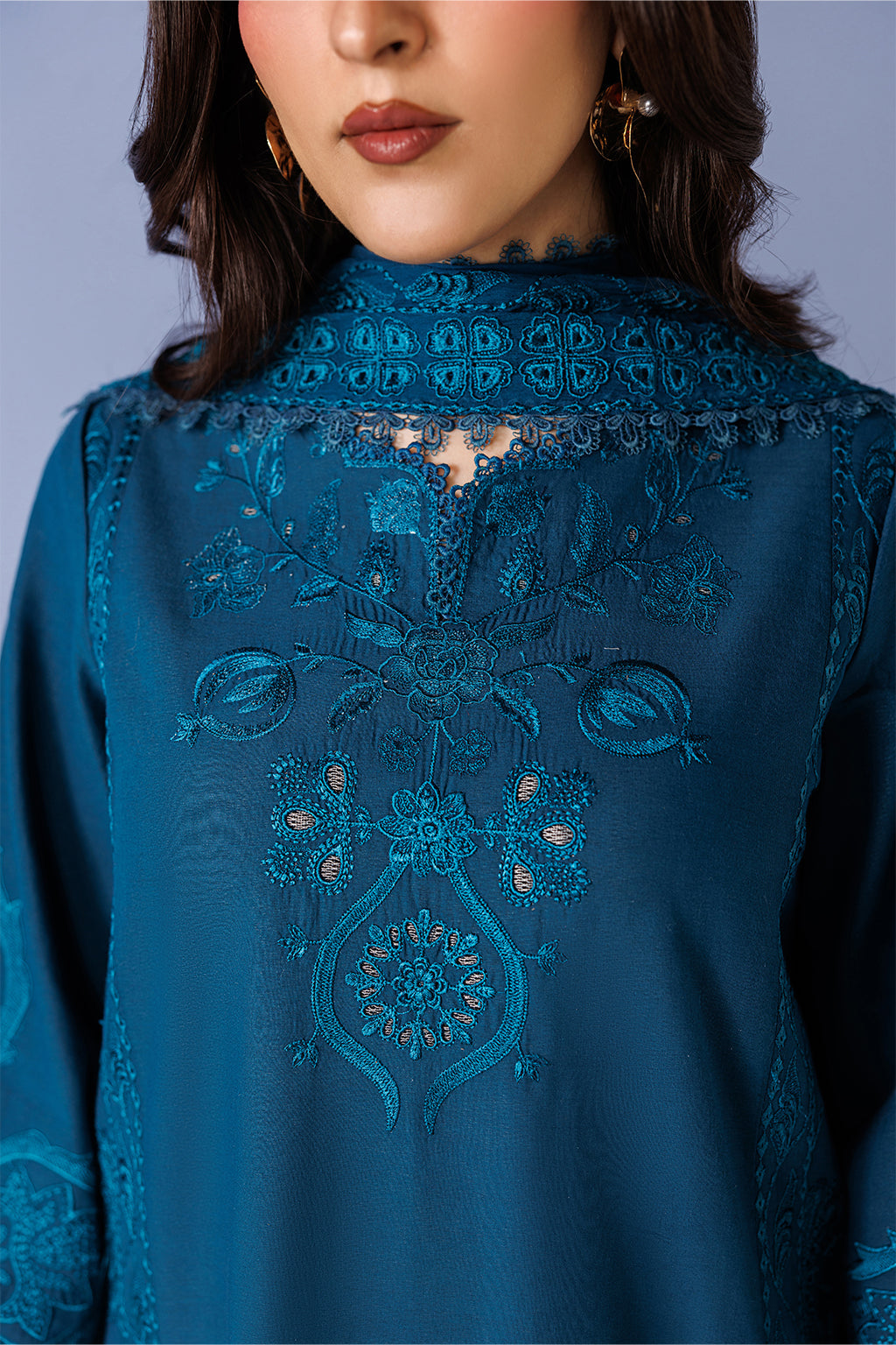 Emaan Adeel | Elevated Essentials '26 | AVENOIR - P0132