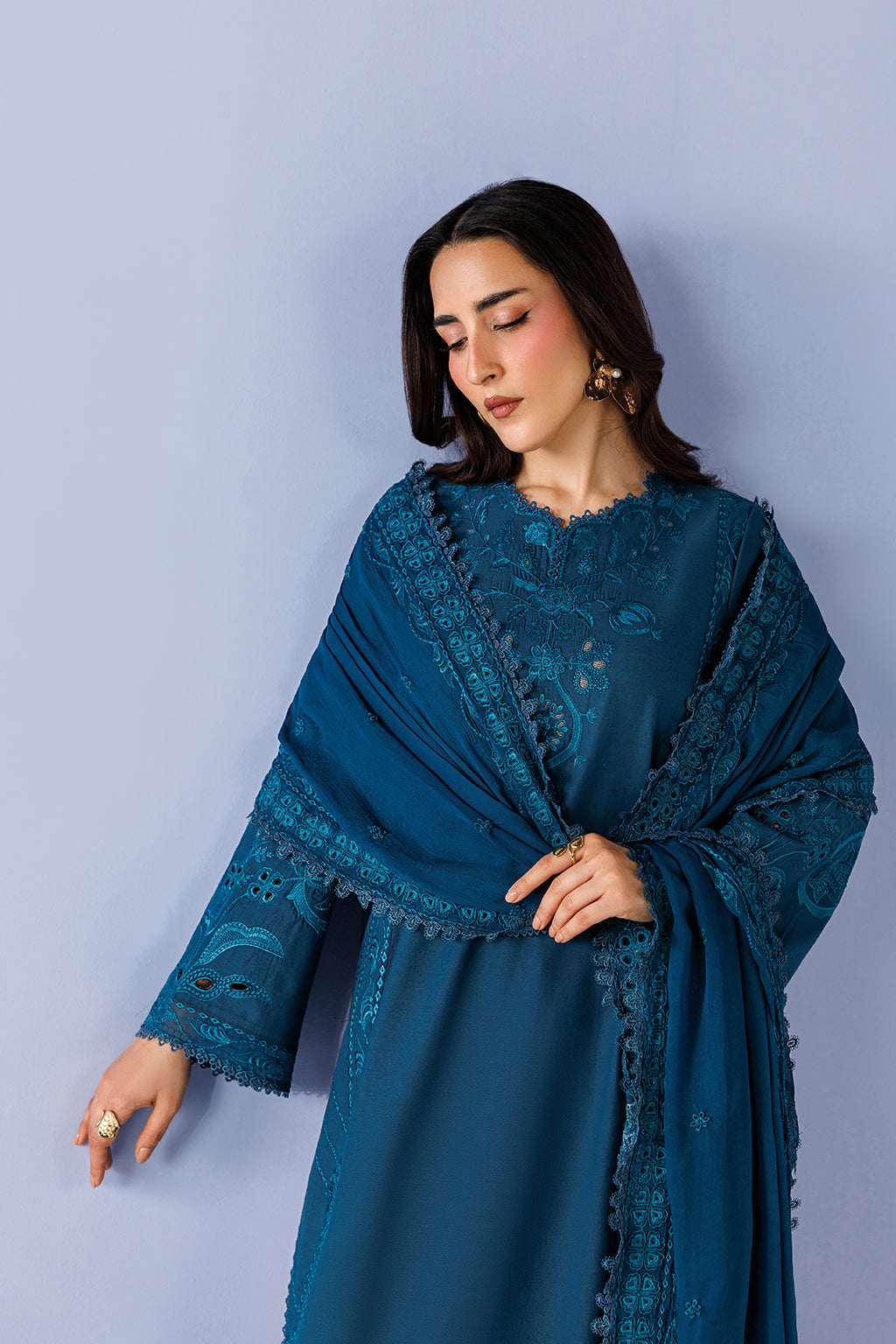 Emaan Adeel | Elevated Essentials '26 | AVENOIR - P0132