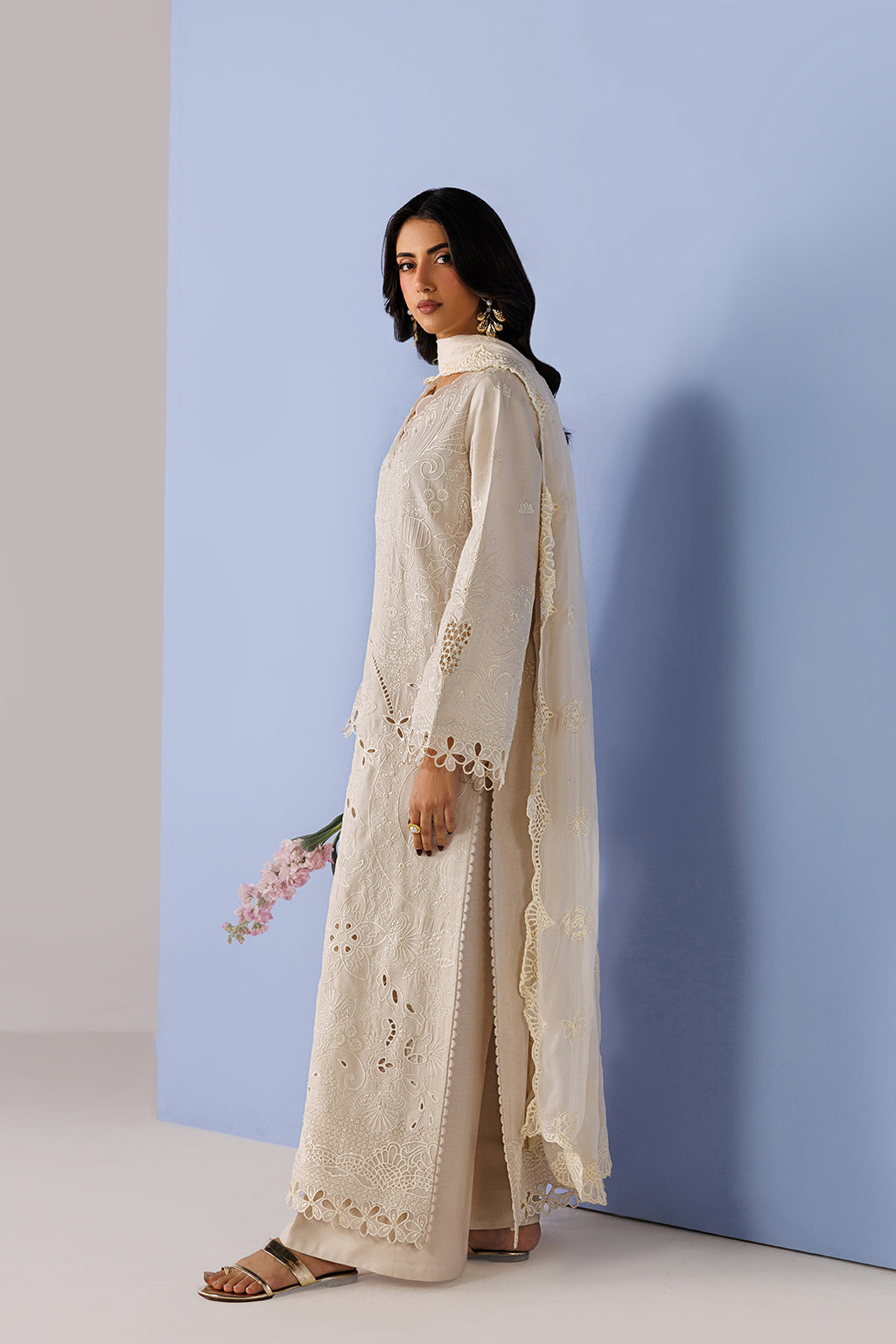 Emaan Adeel | Elevated Essentials '26 | VEYRA - P0133