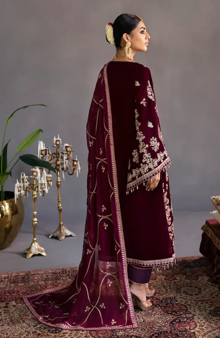 Emaan Adeel | Makhmal Velvet Edition 23 | MK-04 HAYAL - House Of Anaya