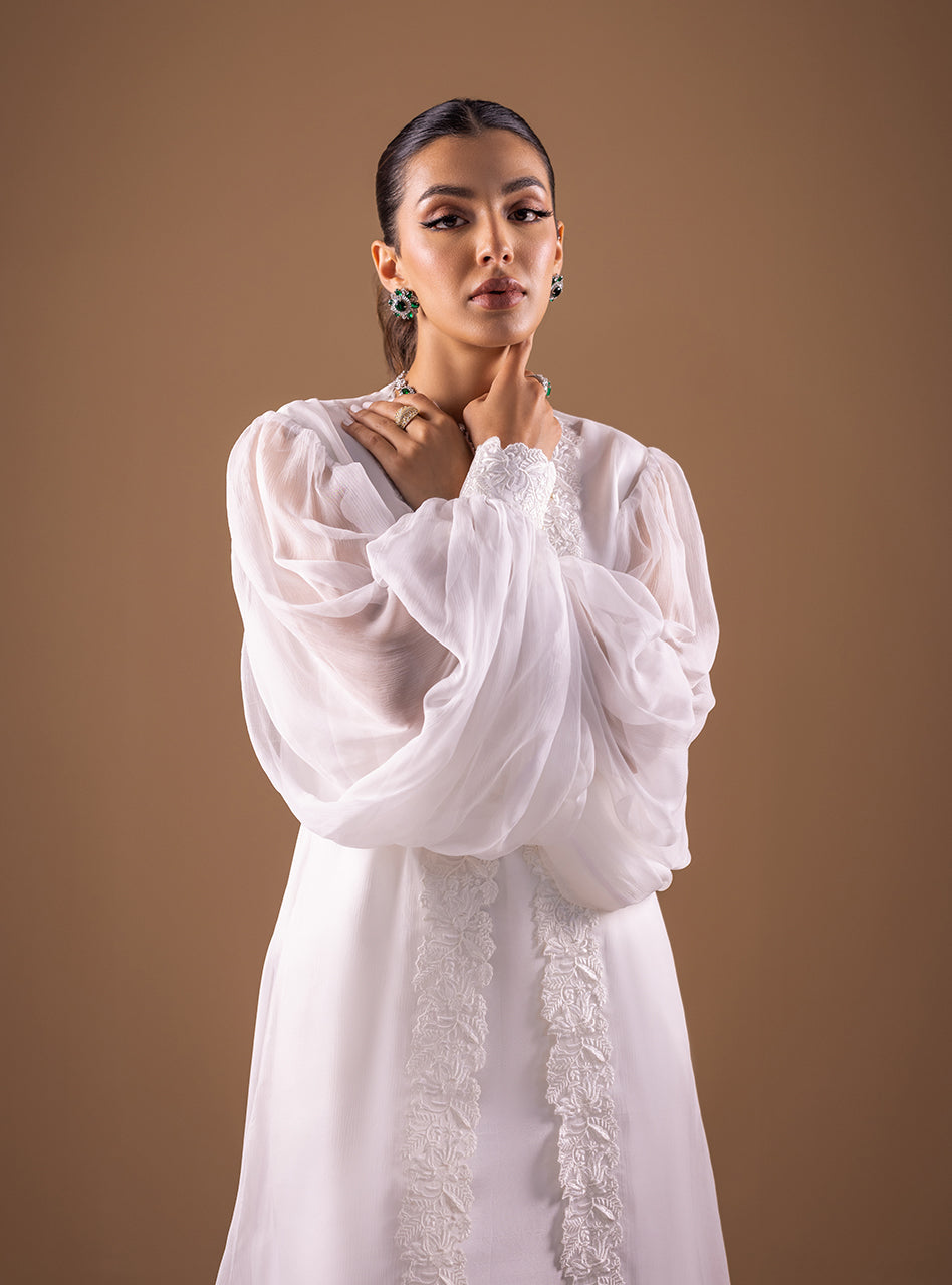 Zainab Chottani | Semi Formals | VANILA FLOW