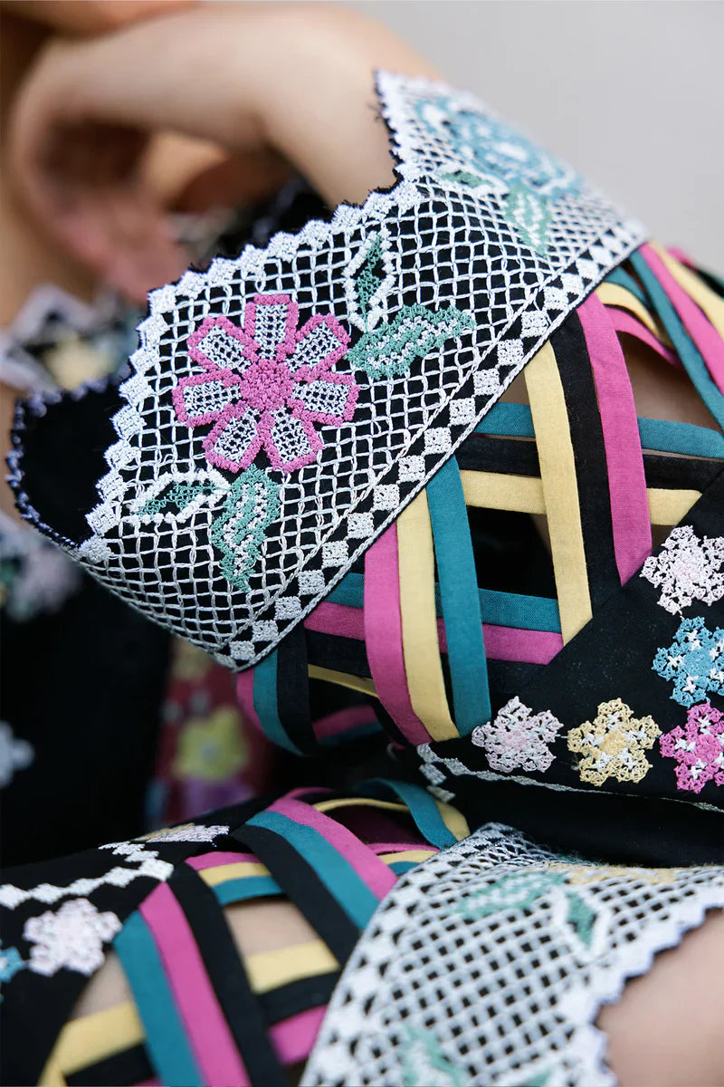 Farasha | Summer weaves | Ember Shadow