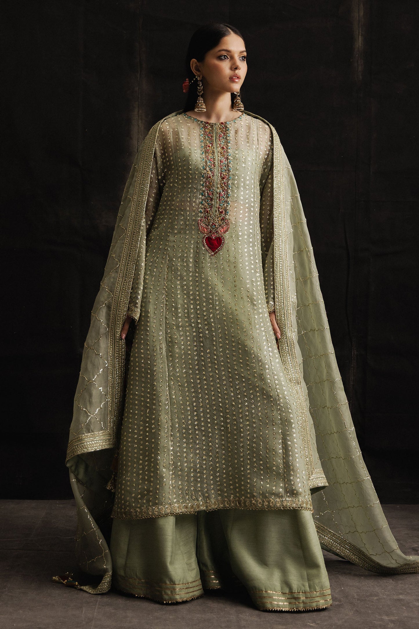 Zara Shahjahan | Studio Portraits | Marvi