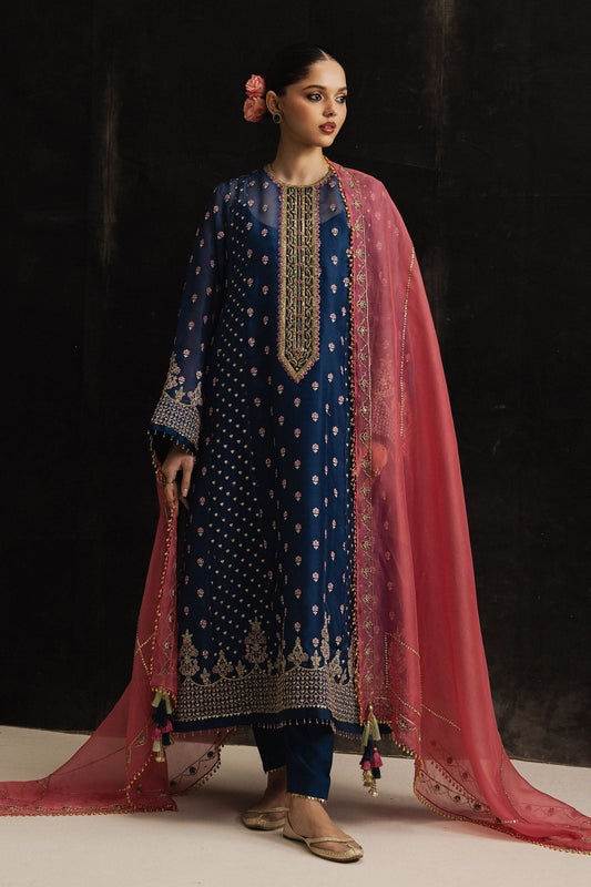 Zara Shahjahan | Studio Portraits | Parizaad