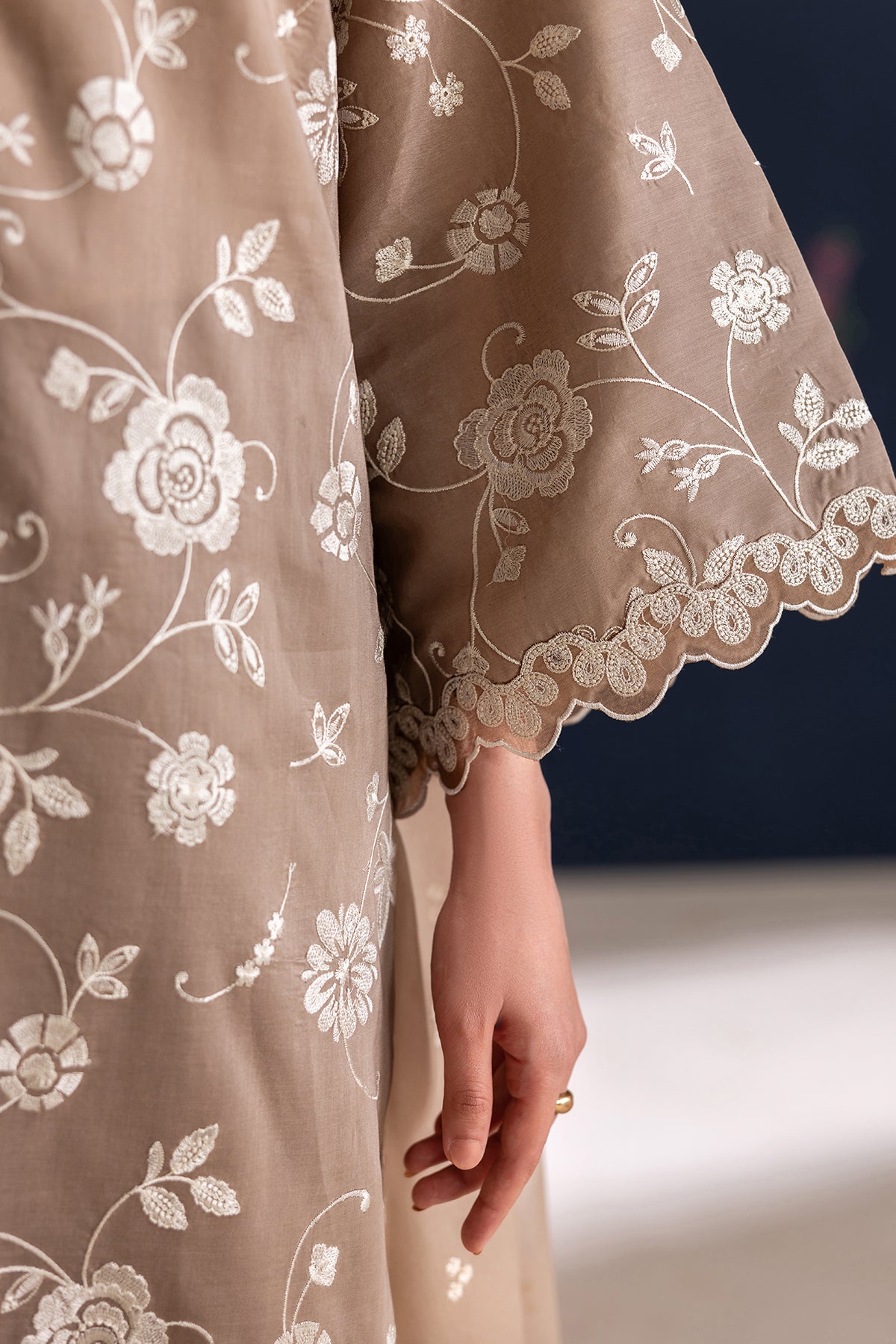 Baroque | Embroidered Lawn | SF-4467