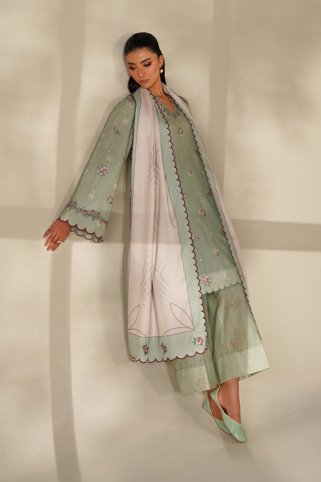 Iznik | Winter Chapter 25 | UE-563 Printed Khaddar