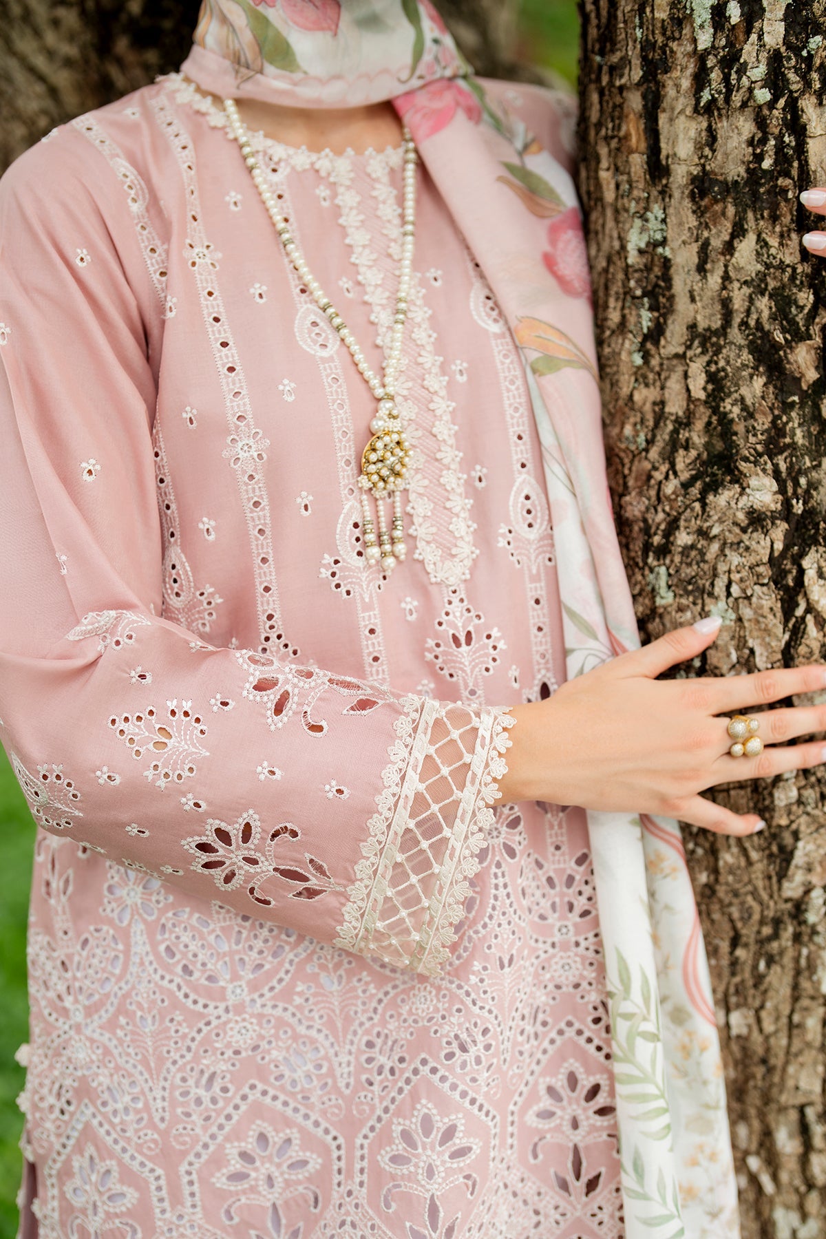 Baroque | Embroidered Lawn | SF-4264
