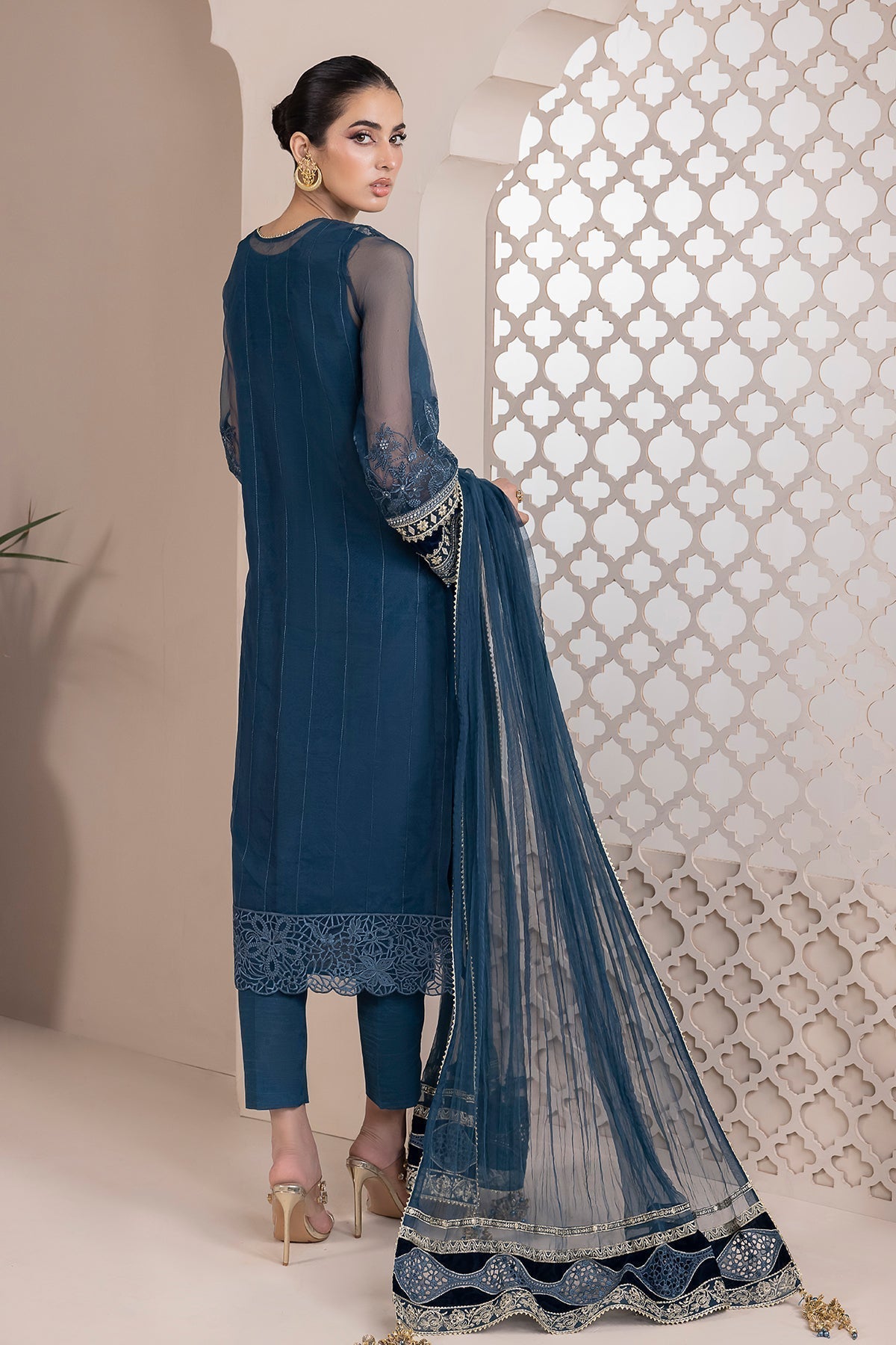 BAROQUE-EMBROIDERED ORGANZA UF-413 - Riwayat-e-khas